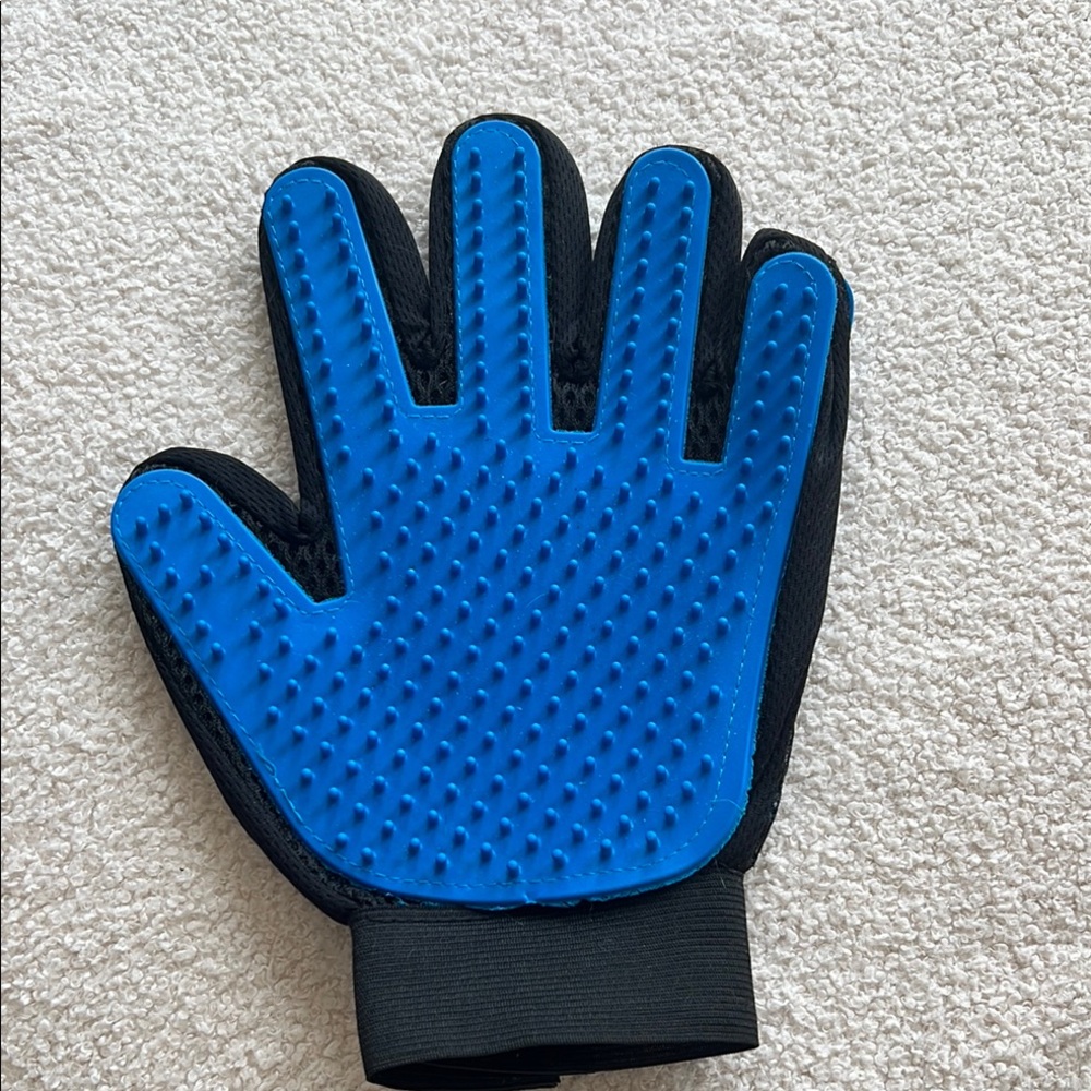 Blue and Black Pet Grooming Glove